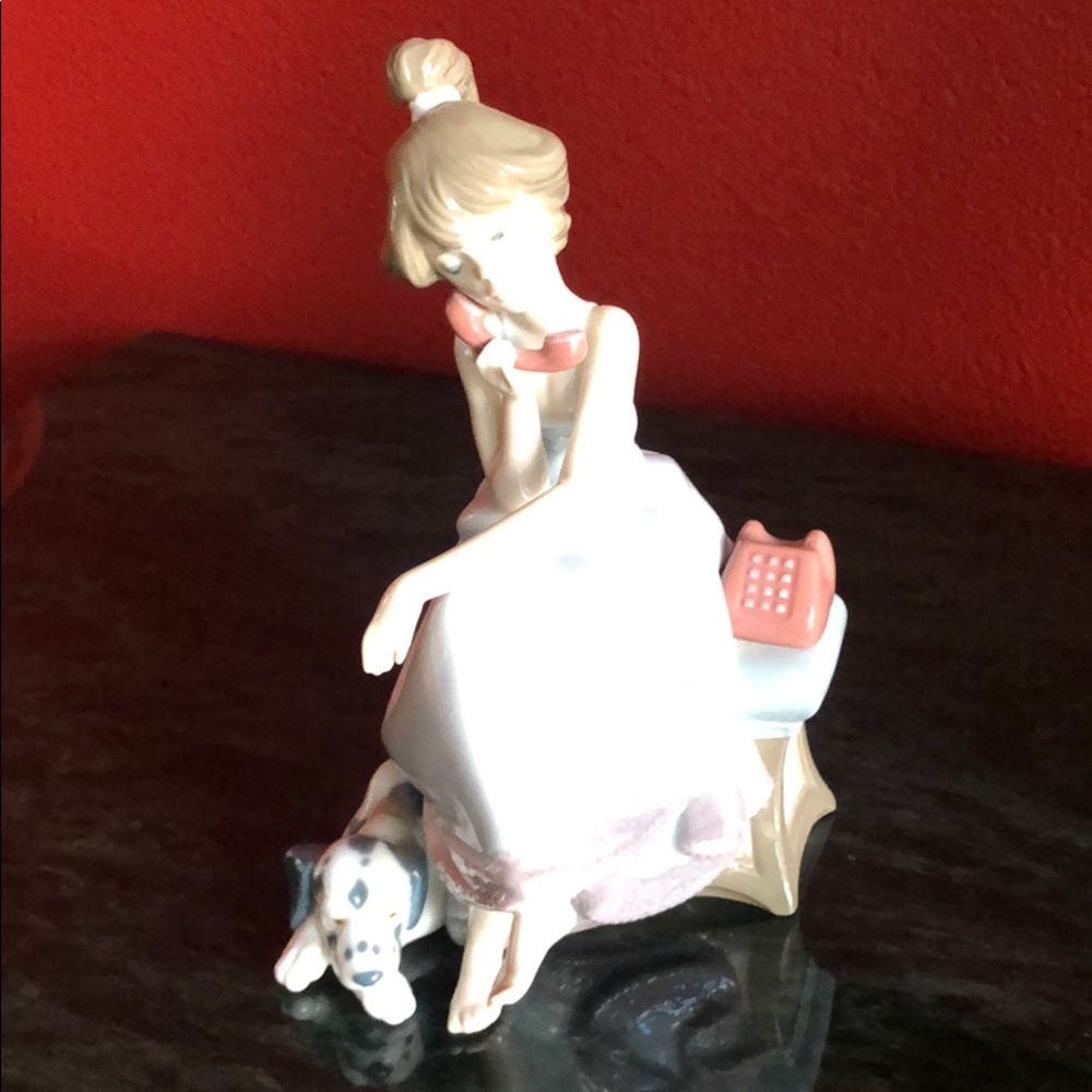 Lladro Porcelain Chit-Chat Figurine